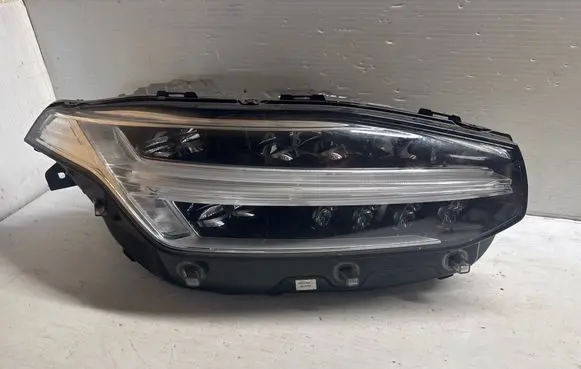 Volvo XC90 Headlight/headlamp 31446688