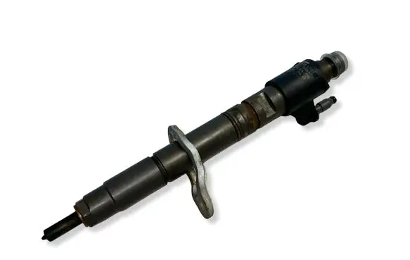 Volvo V40 Fuel injector 31303238