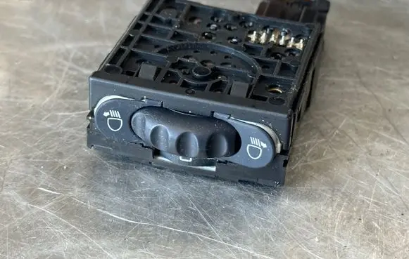 Renault Trafic II (X83) Light switch 8200379685