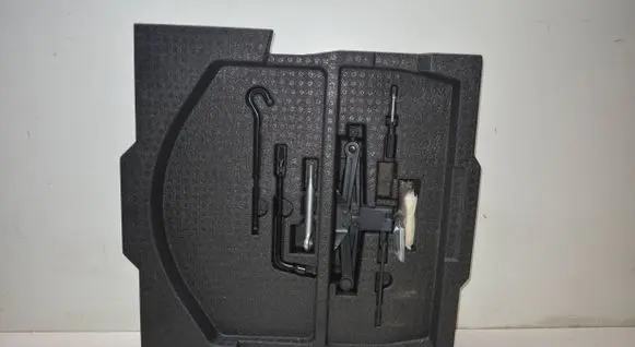 Subaru Outback (BS) Tool box 91144AL05A