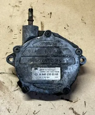 Mitsubishi Colt CZ3 Vacuum pump A6402300365 200000044 S101411500