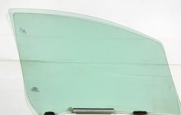 Toyota Yaris Front door window glass four-door 43R001583