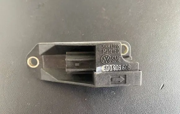 Volkswagen Polo IV 9N3 Airbag deployment crash/impact sensor 6Q0909606 02310D38WUHN 09010603
