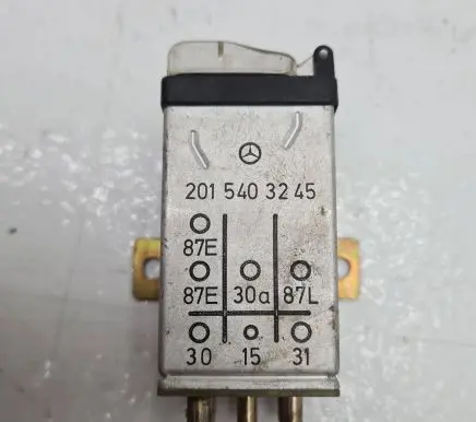 Mercedes-Benz E W124 Other relay 2015403245