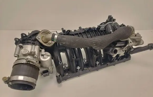 Jaguar XE Intake manifold G4D318N968AA