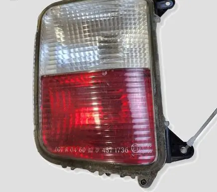 Cadillac CTS Tailgate rear/tail lights 457107 457207