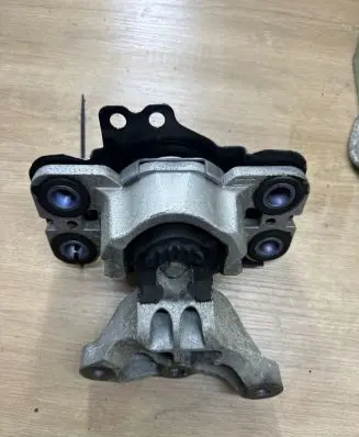 Volvo V60 Engine mount bracket 31401307