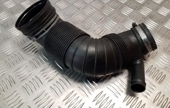 Skoda Yeti (5L) Air intake hose/pipe 3L0129654