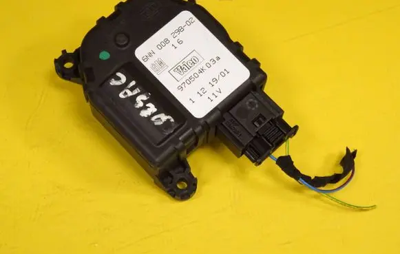 Opel Corsa C Air flap motor/actuator 6N008298-02 6N00829802 970504K