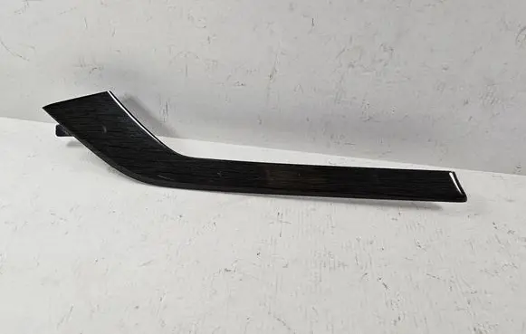 Audi Q7 4M Front door trim bar 4M0867409L