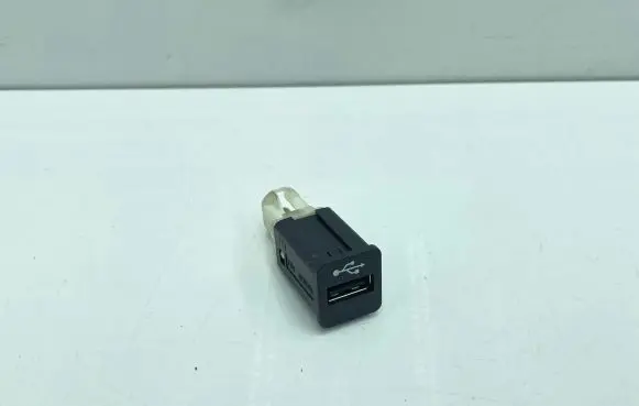 USB socket connector