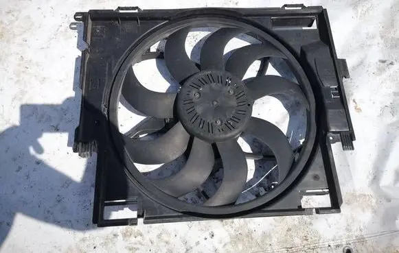 BMW 3 F30 F35 F31 Radiator cooling fan shroud 764051201