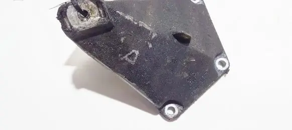 Audi A4 S4 B5 8D Engine mounting bracket 4b0199307c
