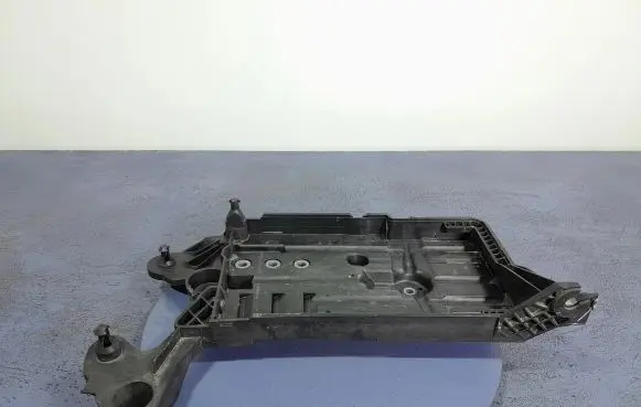 Skoda Octavia Mk3 (5E) Battery box tray 5Q0915321J