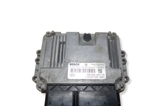 KIA Ceed Engine control unit/module 0281015438