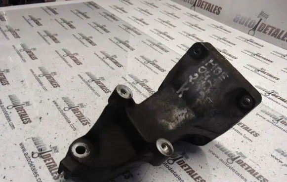 Mercedes-Benz E W211 Engine mounting bracket A6422230704