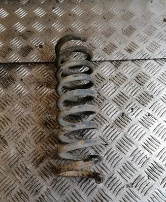 Mercedes-Benz E W210 Rear coil spring