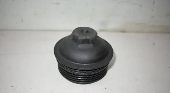 Volkswagen Touran II Oil filter cover 03L115433