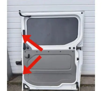 Opel Vivaro Sliding door trim 67277 075742