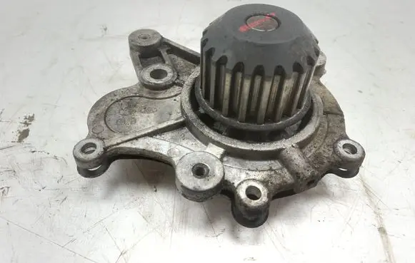 Hyundai Tucson JM Water pump