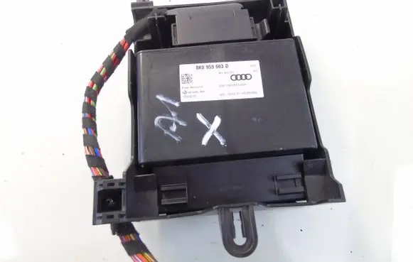 Audi A1 Voltage converter inverter 8K0959663D
