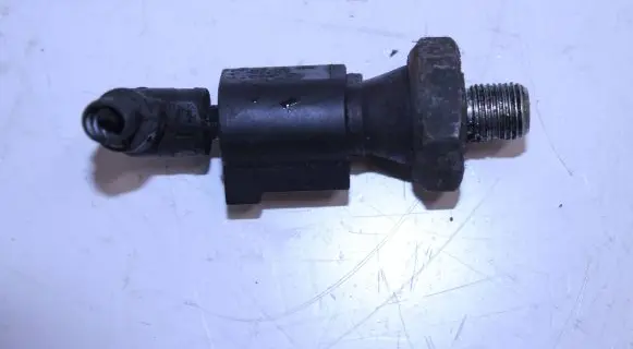 Volkswagen Caddy Oil pressure sensor 1J0973081