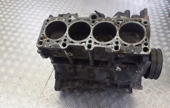 Volkswagen PASSAT B5.5 Engine block AWT