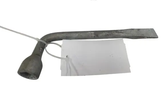 Toyota Avensis T270 Wheel nut wrench 