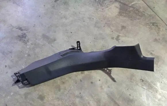 Peugeot 308 Rear sill trim cover 99105A2 9677522177