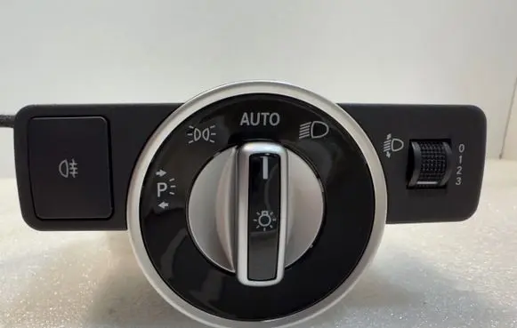 Mercedes-Benz C W204 Light switch A2049053103