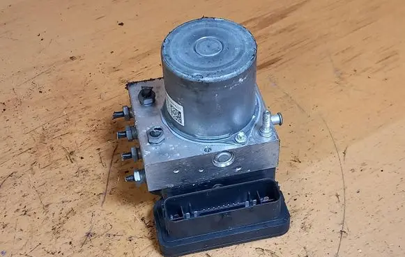Mercedes-Benz A W177 ABS Pump A1779019102