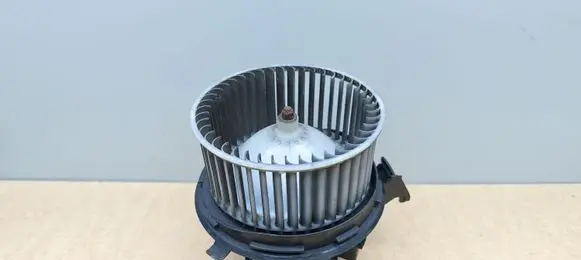 Mercedes-Benz E W212 Heater fan/blower V2425002
