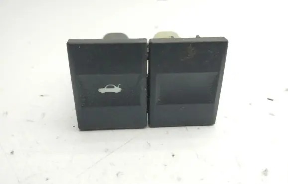 Ford Mondeo Mk III Tailgate opening switch 1S7T19B514AA