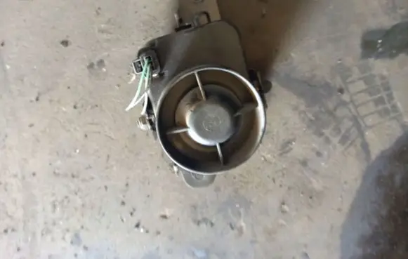 Mazda 5 Alarm system siren BP5E67SB000