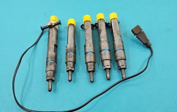 Fuel injector