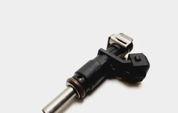 BMW 5 E60 E61 Fuel injector 7531634
