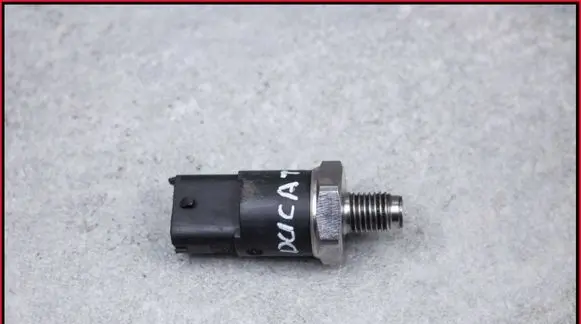 Fuel pressure sensor
