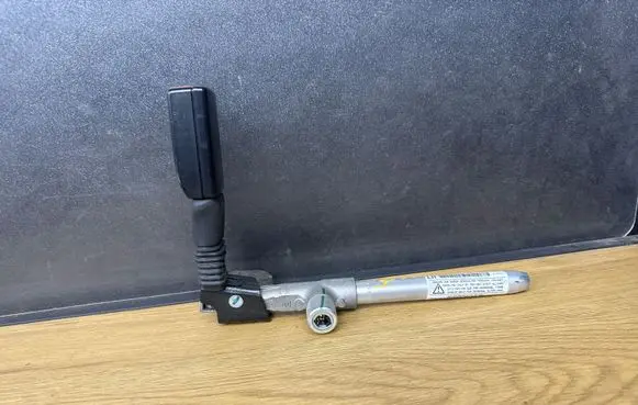 BMW 3 E90 E91 Rear seatbelt buckle 6975363