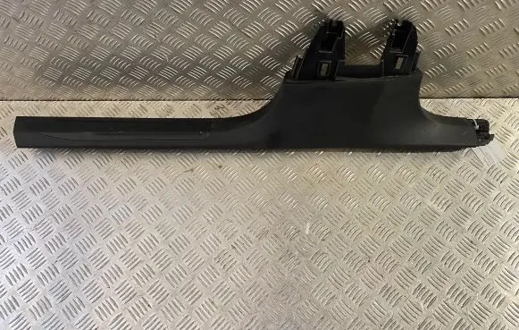 Peugeot 5008 II Front sill trim cover 9824062277
