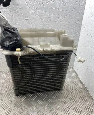 Air conditioning (A/C) radiator (interior)
