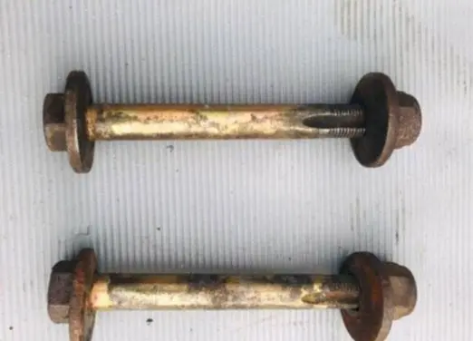 Mercedes-Benz W123 Front suspension camber bolt 