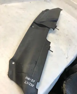 Engine bonnet/hood lock trim molding