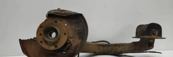 BMW 3 E46 Rear wheel hub spindle/knuckle 