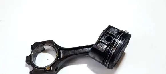 Ford Cougar Piston with connecting rod