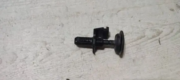 Mercedes-Benz A W176 Radiator mount bracket A0009912195