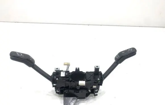 Volkswagen PASSAT B8 Wiper turn signal indicator stalk/switch