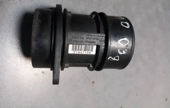 Renault Kangoo I Mass air flow meter 5WK9620 H7700104426 7700109812