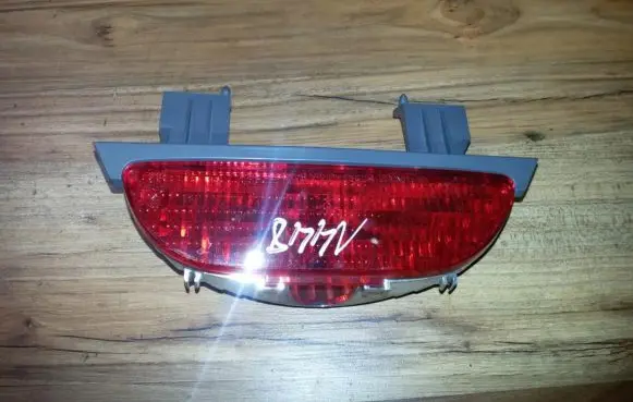 KIA Sedona Third/center stoplight 0k56a