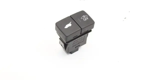 Honda CR-V Tailgate/boot open switch button M50786