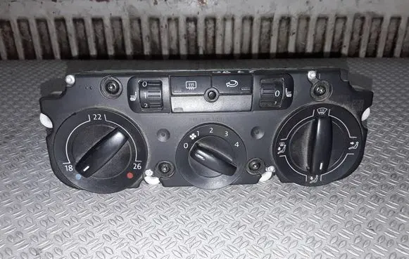 Volkswagen PASSAT B6 Climate control unit
